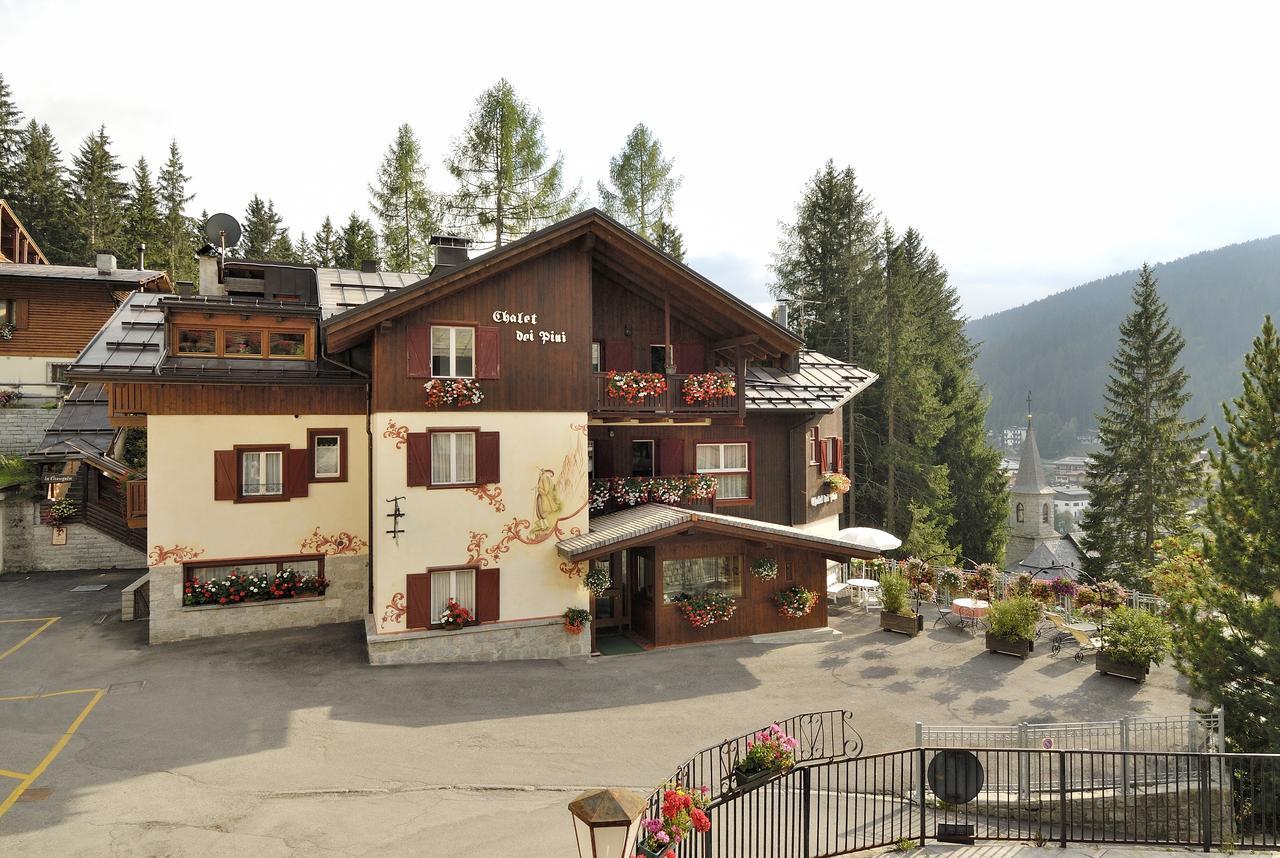 Chalet Dei Pini Aparthotel มาดอนนาดีกัมปิโญ ภายนอก รูปภาพ