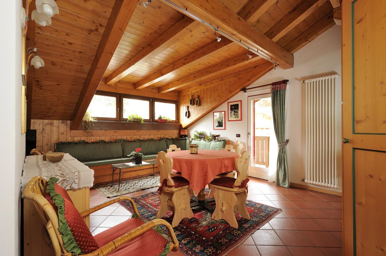Chalet Dei Pini Aparthotel มาดอนนาดีกัมปิโญ ภายนอก รูปภาพ