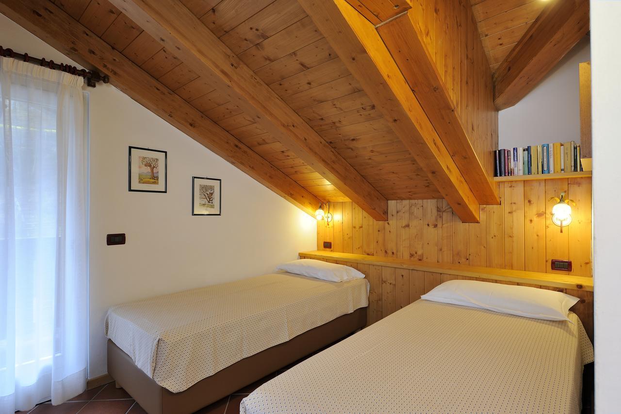 Chalet Dei Pini Aparthotel มาดอนนาดีกัมปิโญ ภายนอก รูปภาพ